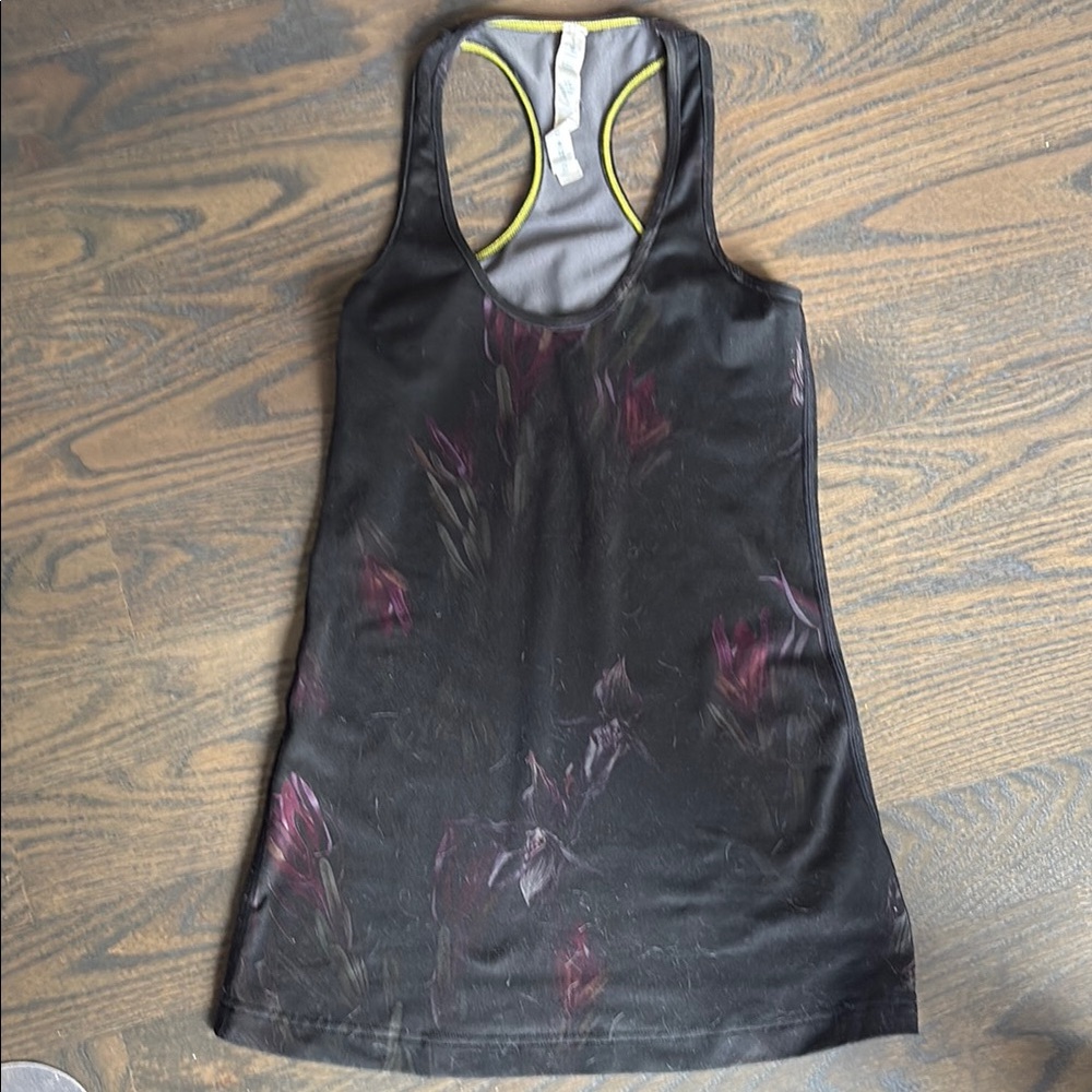 Lululemon Black and Purple Women's Tank Top